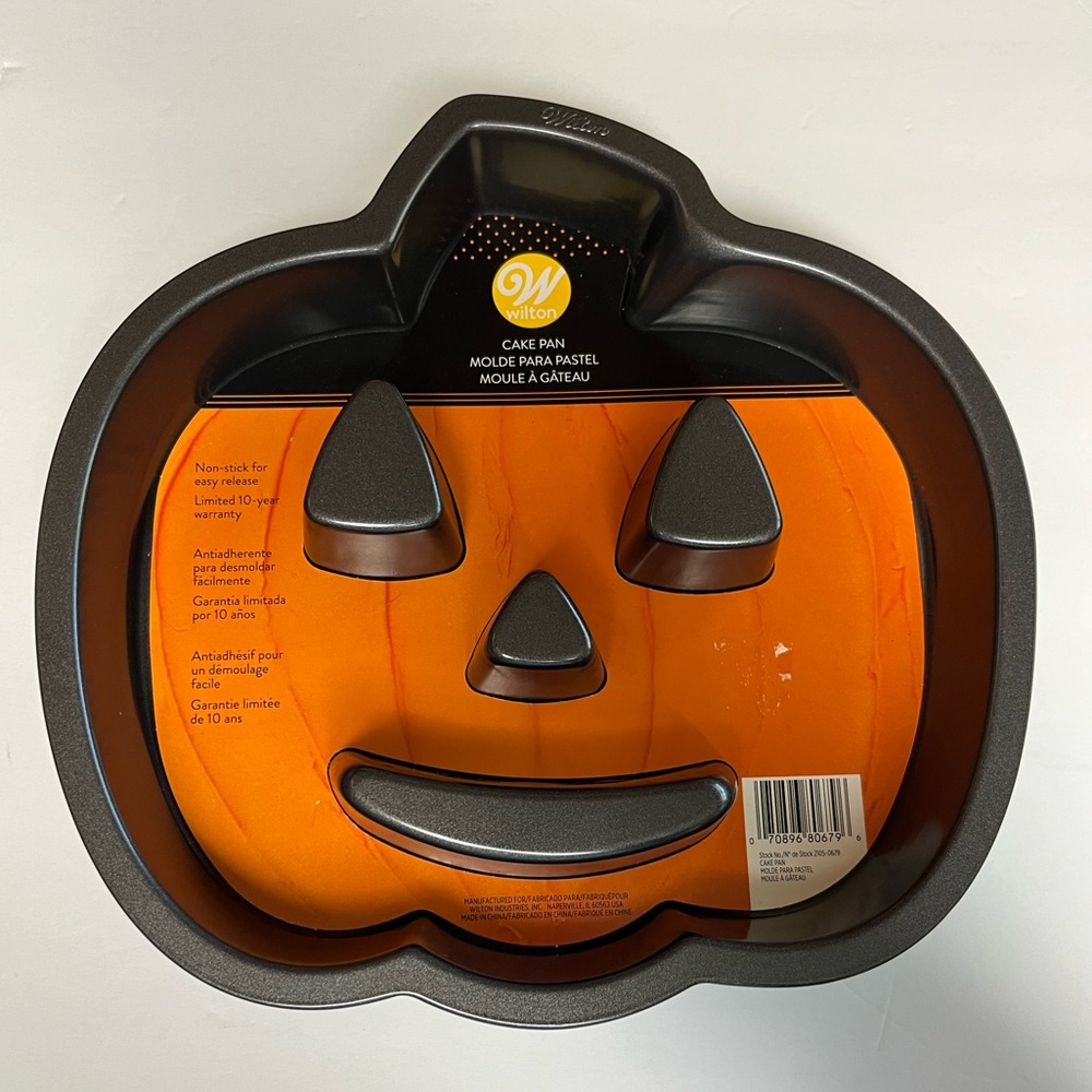 Wilton Pumpkin jack’o lantern baking cake pan